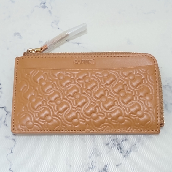 Cafune Camel C Lock Zippered Card Holder with Box and Dust Bag - Picture 2 of 7